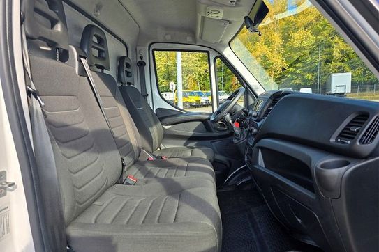 Iveco Daily 35C16 Kontener + Winda