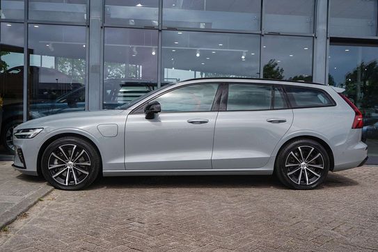 Volvo V60 T6 AWD Plug-In Hybrid Ultra Dark