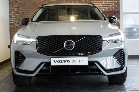 Volvo XC60 B5 AWD Ultra Dark