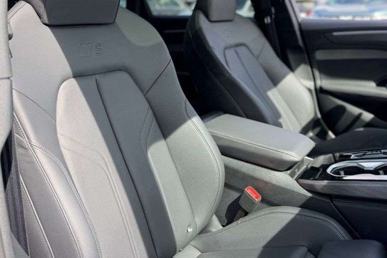 Audi A6 TDI quattro S line Avant