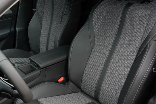 Peugeot 308 Allure 1.2 mHEV e-DCS6