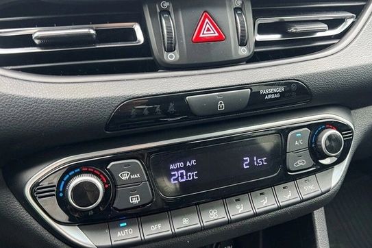 Hyundai i30 1.5 T-GDI 48V Smart DCT