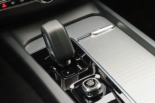 Volvo XC60 B5 B AWD Plus Dark