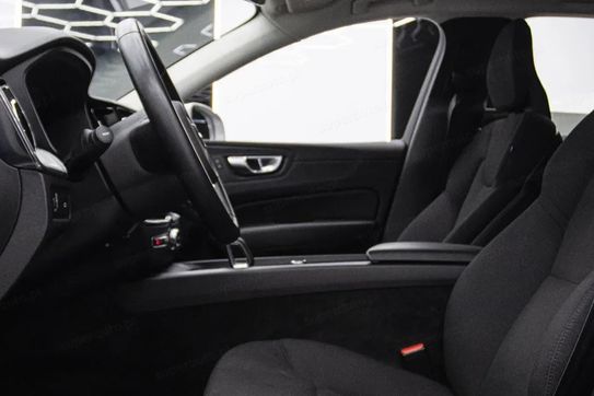 Volvo XC60 B4 B Momentum Pro