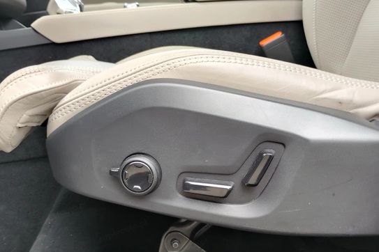 Volvo XC90 T8 AWD Plug-In Hybrid Ultra Bright 7os aut