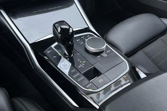 BMW Seria 3 Touring 320d xDrive Sport Line