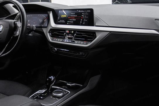 BMW Seria 1 118i Advantage aut