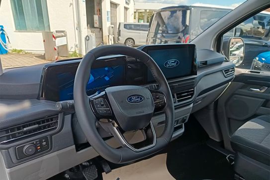 Ford Transit Custom Kombi M1 320 L2H1 Limited A8