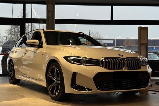 BMW Seria 3 Touring 330i xDrive M Sport