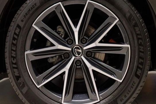 Lexus LBX Hybrid Cool