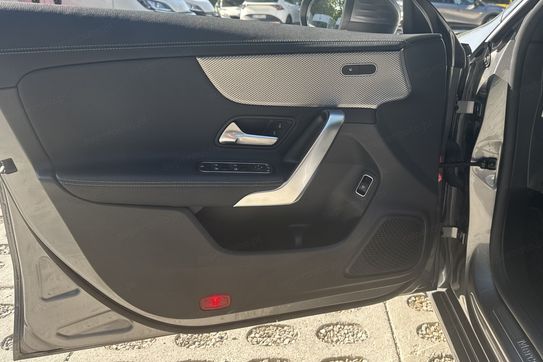 Mercedes CLA 200