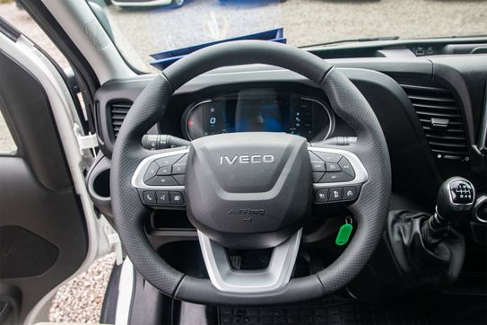 Iveco Daily 35S18 Kontener 8EP + Winda