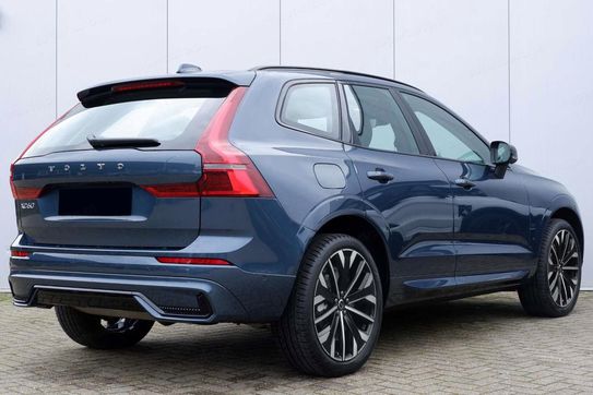 Volvo XC60 B5 AWD Ultra Dark