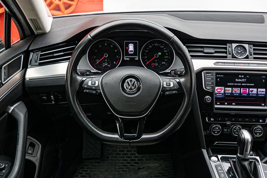 Volkswagen Passat 1.8 TSI R-Line DSG