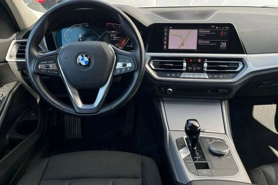 BMW Seria 3 318d Advantage aut