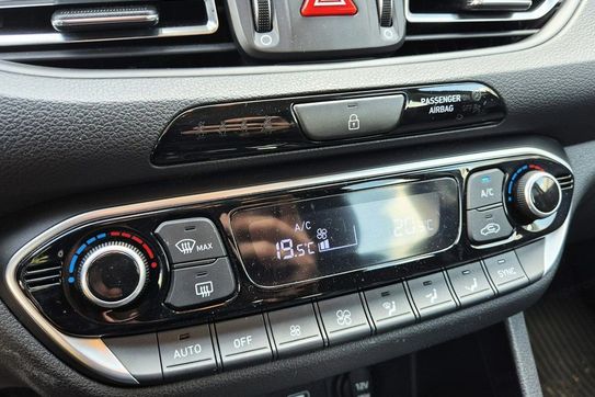 Hyundai i30 1.5 T-GDI Smart DCT