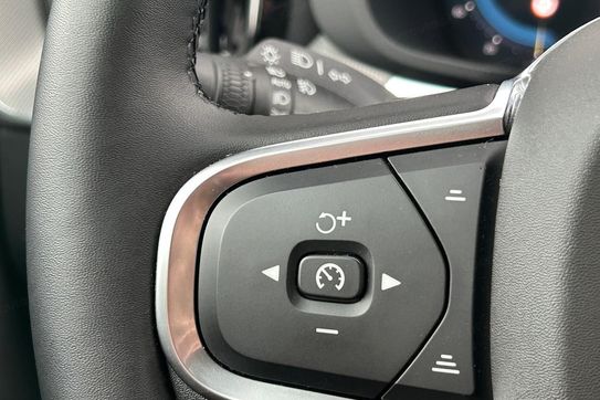 Volvo XC60 T6 Plug-In Hybrid AWD Core