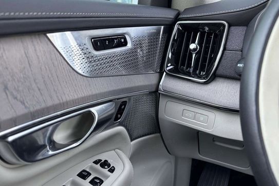 Volvo XC90 B5 AWD Ultra Dark 7os