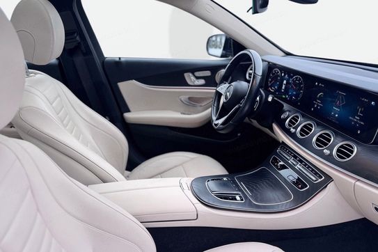 Mercedes Klasa E 300 de Exclusive