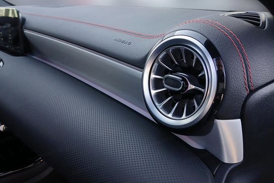 Mercedes CLA 200 AMG Line