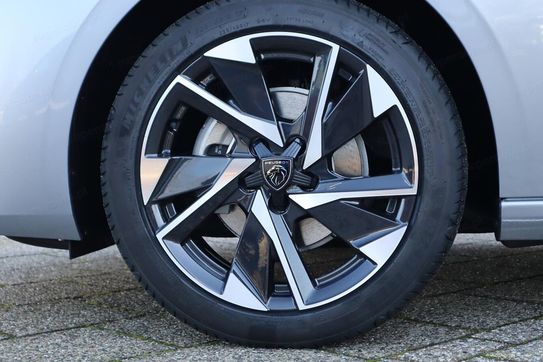 Peugeot 308 Allure e-DCS6 1.2 mHEV