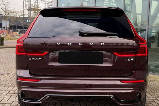 Volvo XC60 T6 Plug-In Hybrid AWD Ultra Dark