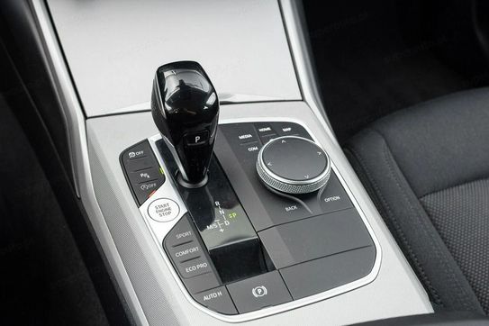 BMW Seria 3 318i aut