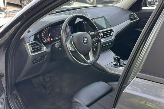 BMW Seria 3 Touring 318i Sport Line
