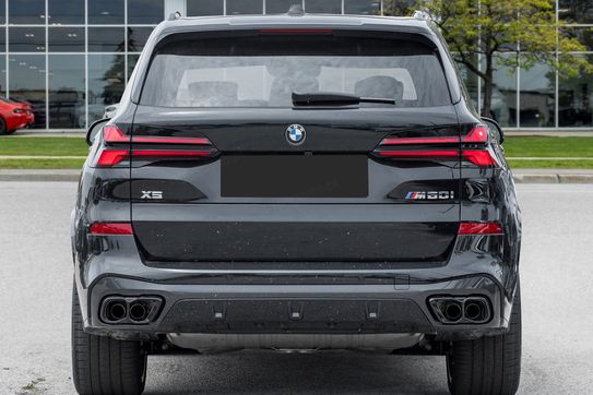 BMW X5 M60i