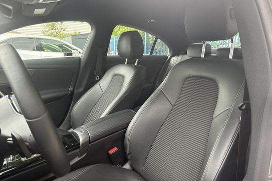 Mercedes CLA 200