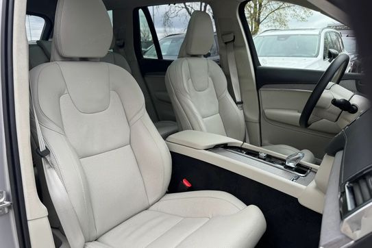 Volvo XC90 T8 AWD Plug-In Hybrid Ultra Dark 7OS