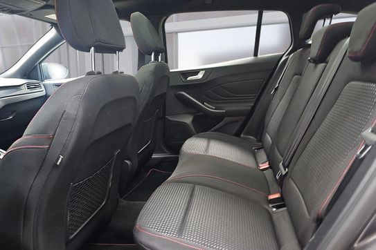 Ford Focus EcoBoost mHEV ST-Line X