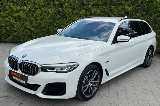 BMW Seria 5 530e xDrive M Sport sport-aut