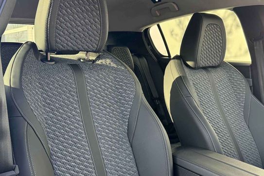 Peugeot 308 Allure 1.2 mHEV e-DCS6