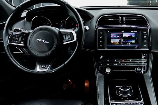 Jaguar F-Pace 2.0 i4D AWD R-Sport aut