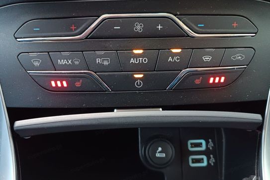 Ford S-MAX Hybrid Titanium CVT