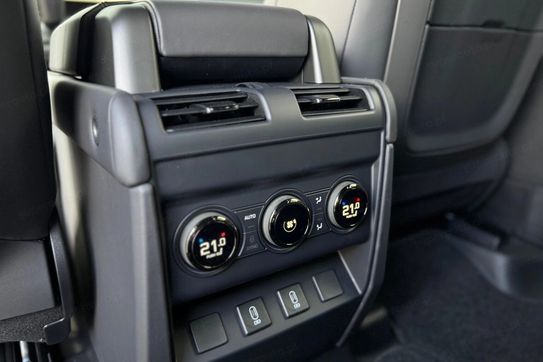 Land Rover Defender 110 4.4 P635 V8 mHEV Octa