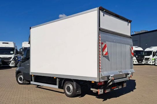Iveco Daily 35S18 Kontener 8EP + Winda