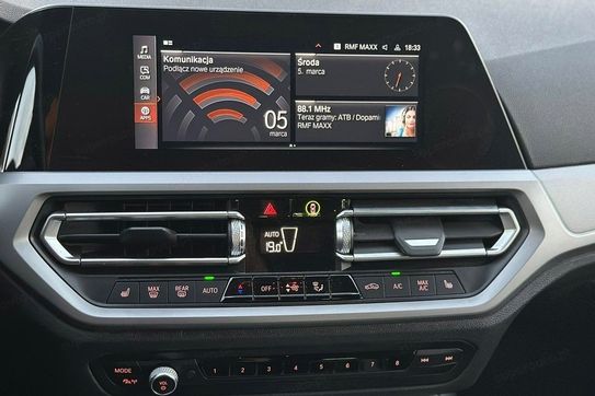 BMW Seria 3 Touring 318d Sport Line