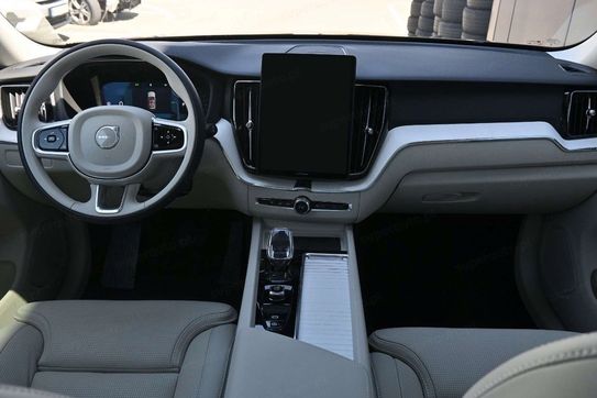 Volvo XC60 B5 AWD Ultra Dark