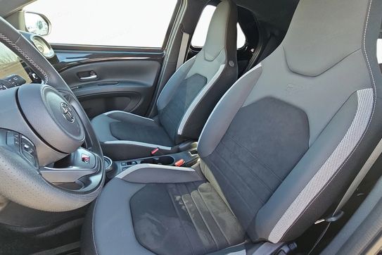 Toyota Aygo X 1.5 Hybrid Style e-CVT