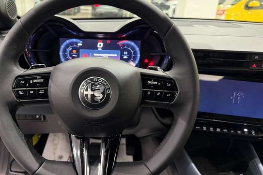 Alfa Romeo Junior 1.2 Ibrida