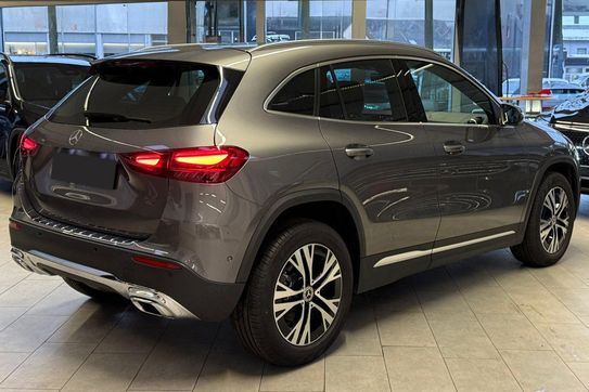 Mercedes GLA 220  4-Matic Progressive
