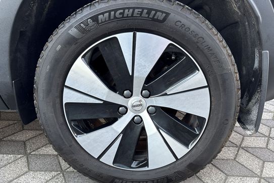 Volvo XC40 T5 Plug-In Hybrid Plus Dark
