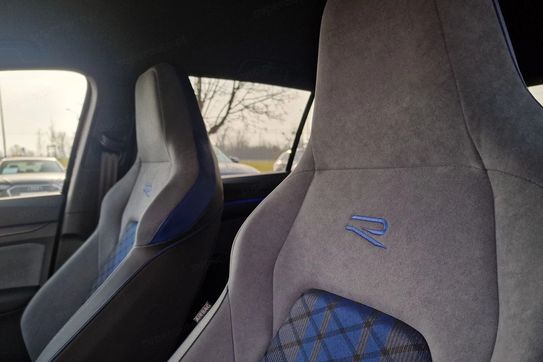 Volkswagen Golf VIII 2.0 TSI 4Mot. R DSG
