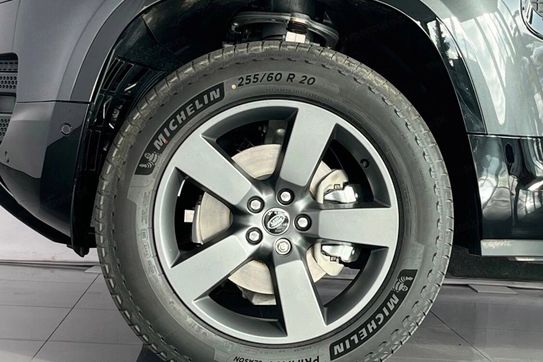 Land Rover Defender 90 D250 X-Dynamic SE