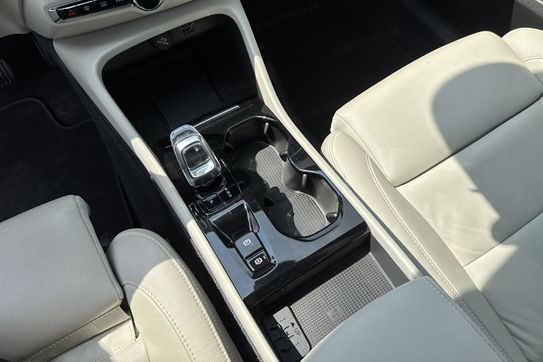 Volvo XC40 T5 Plug-In Hybrid Plus Bright