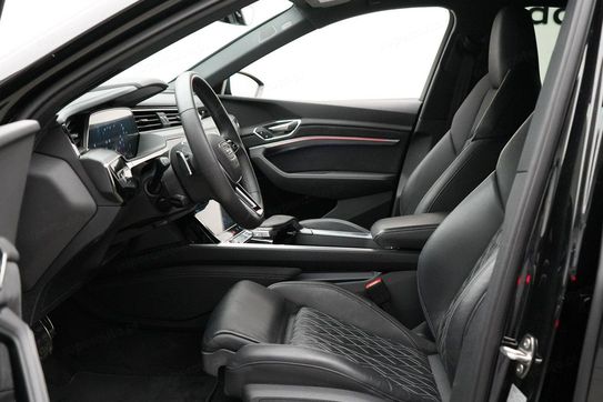 Audi Q8 SQ8 e-tron quattro