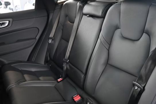 Volvo XC60 B5 B AWD Ultra Dark