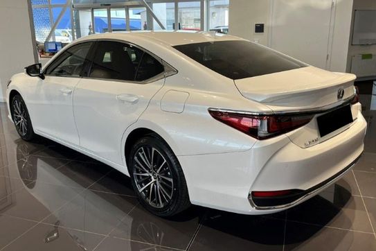 Lexus ES 300h Business Edition 2.5 E-CVT